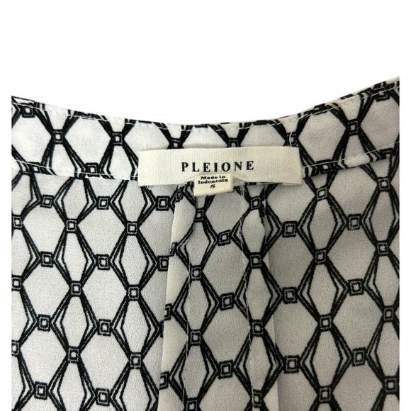 Pleione Blouse Size Small White Black Geometric Print Sleeveless Relaxed Fit Top - Picture 2 of 7